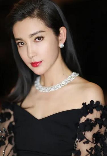 李冰冰感情经历_任泉李冰冰广告_李冰冰陈坤吻戏