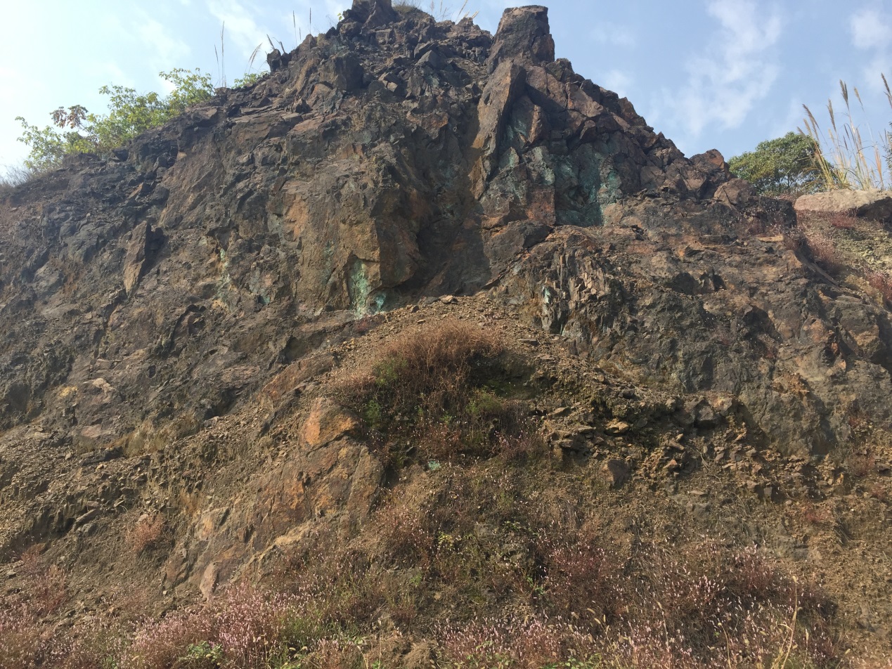 矿山黑色金属标志图片_黑色金属矿石_黑色金属矿山