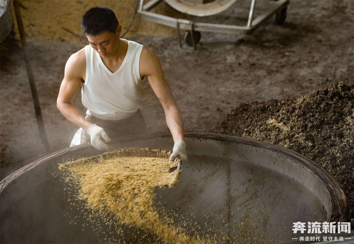 茅台酒生产过程_茅台镇千年酒文化_贵州茅台镇原液酒价格