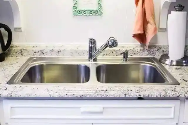 厨房清洁小技巧_食盐洗涤灵擦地_盘子是怎样洗的