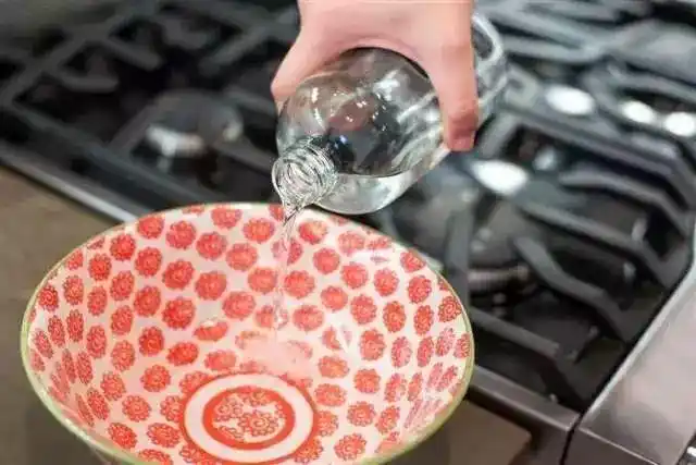 食盐洗涤灵擦地_盘子是怎样洗的_厨房清洁小技巧