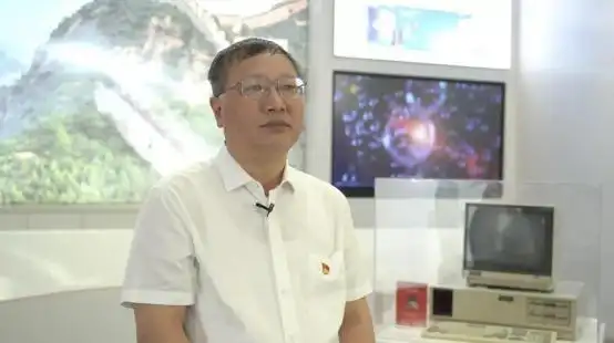 长城信息长城电脑_2021中国长城国产硬件新品发布会 长城TN140A2笔记本电脑 长城QF722笔记本电脑